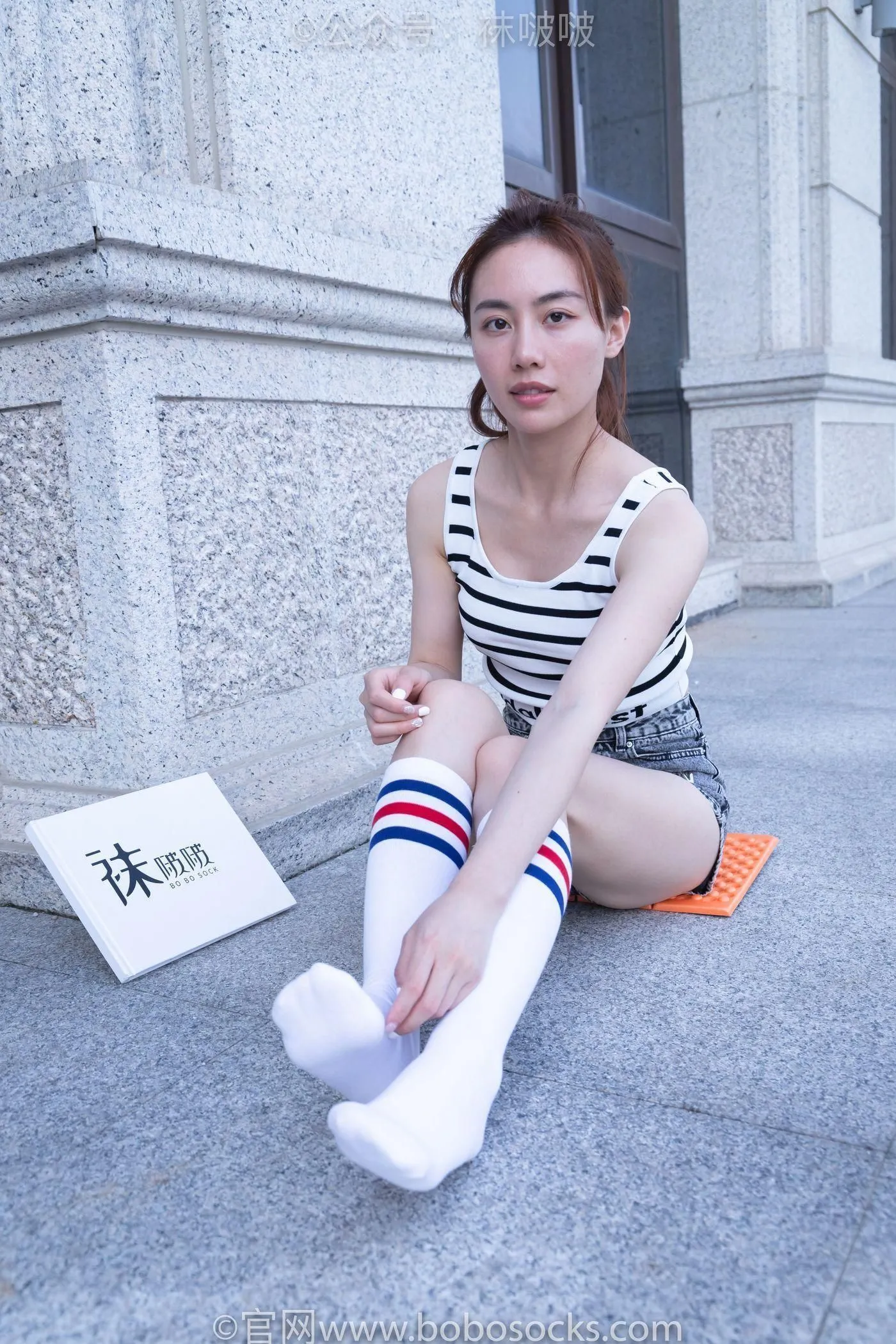[BoBoSocks袜啵啵]NO.006 小米-运动鞋、白色小腿袜、裸足 [130P]插图7